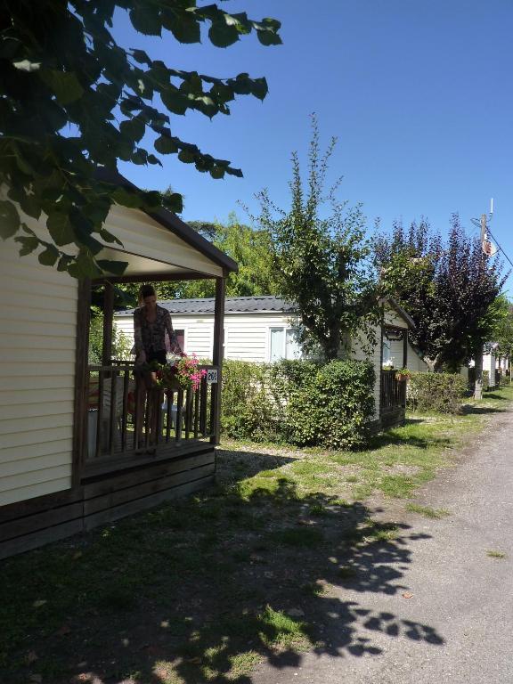 Hotel Camping Parc Du Chateau D'Allot Boé Exterior foto