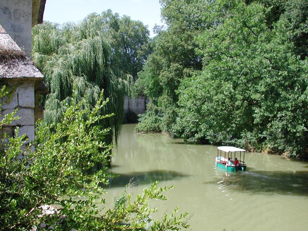 Hotel Camping Parc Du Chateau D'Allot Boé Exterior foto